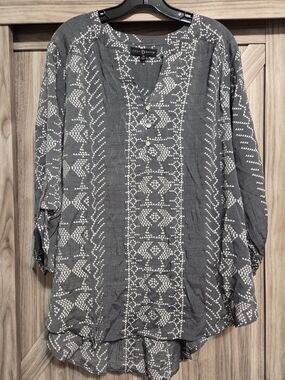 Fred David Gray Printed V-Neck Tunic Top